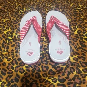 New Clark's red cloud stoppers sandals 10
